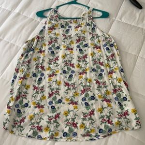 Old navy tank. Size XL